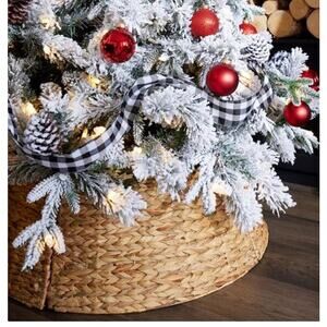 CHRISTMAS/HOLIDAY Woven Rattan Natural Tree Skirt/Collar  2 pcs - 21" diameter